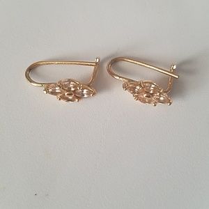 10k gold CZ earring